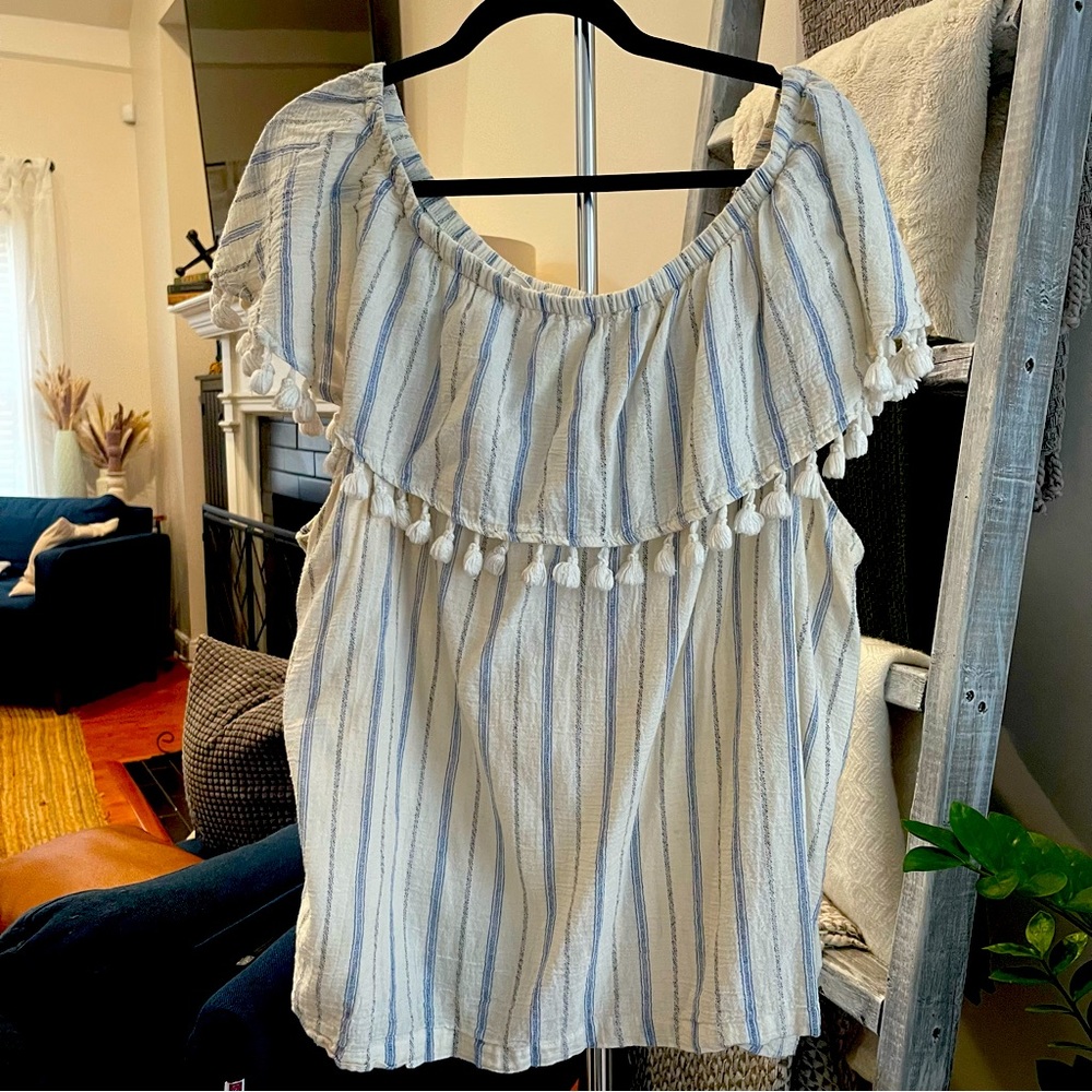 Gorgeous off the shoulder top